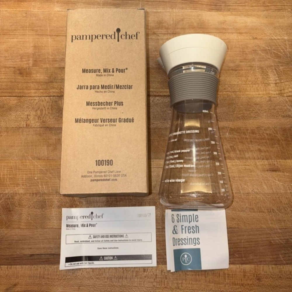 Pampered Chef Measure Mix & Pour Salad Dressing Maker Mixer 15 oz.‎ NIB 100190